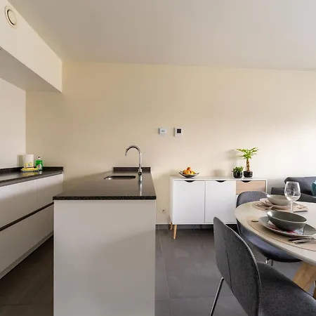 Cozy 2-room In The Center Of 公寓